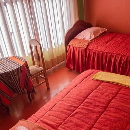 Olas Del Titicaca Backpackers Hostel コパカバーナ エクステリア 写真