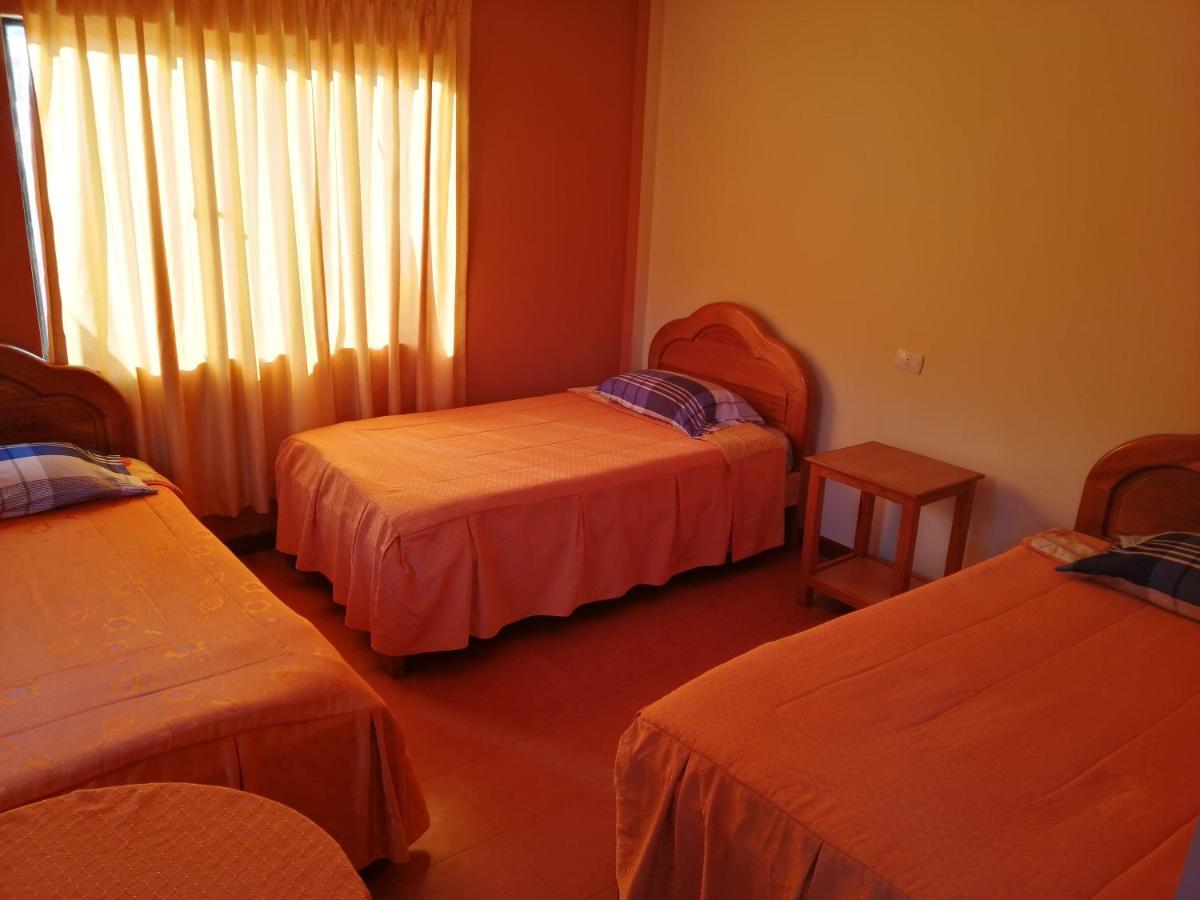Olas Del Titicaca Backpackers Hostel コパカバーナ エクステリア 写真