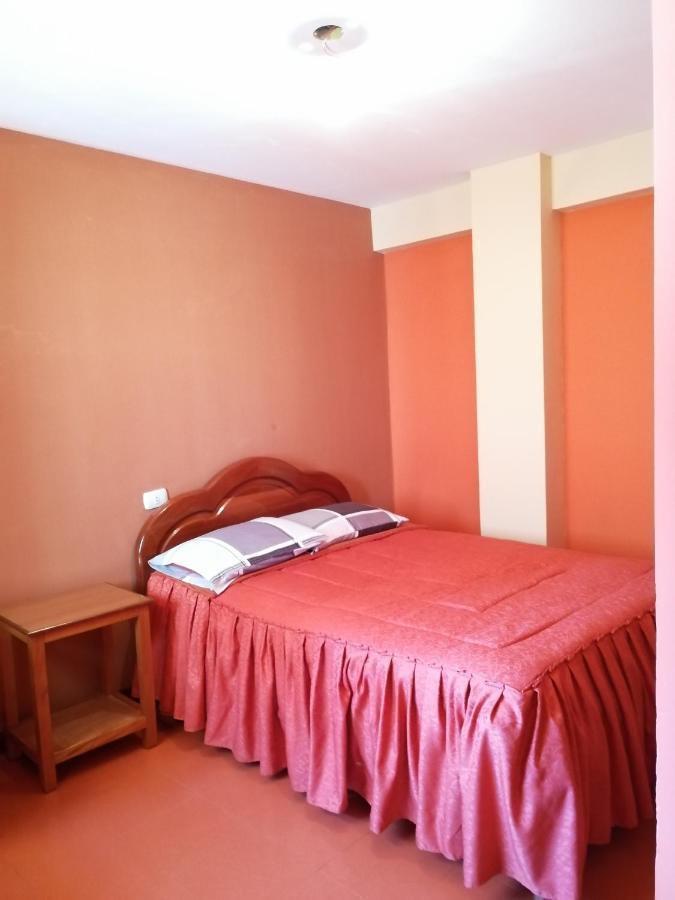 Olas Del Titicaca Backpackers Hostel コパカバーナ エクステリア 写真
