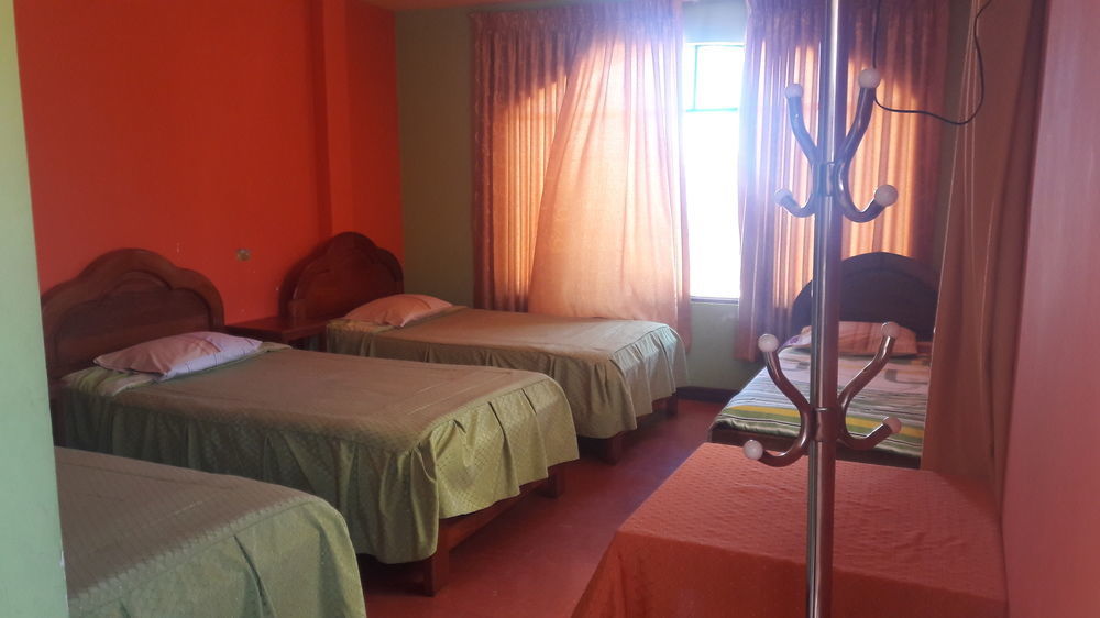 Olas Del Titicaca Backpackers Hostel コパカバーナ エクステリア 写真
