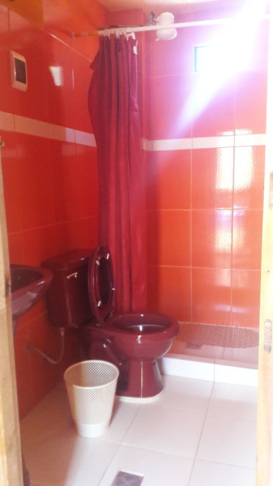 Olas Del Titicaca Backpackers Hostel コパカバーナ エクステリア 写真