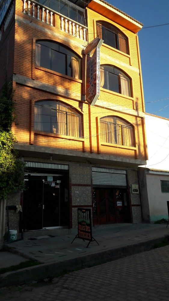 Olas Del Titicaca Backpackers Hostel コパカバーナ エクステリア 写真