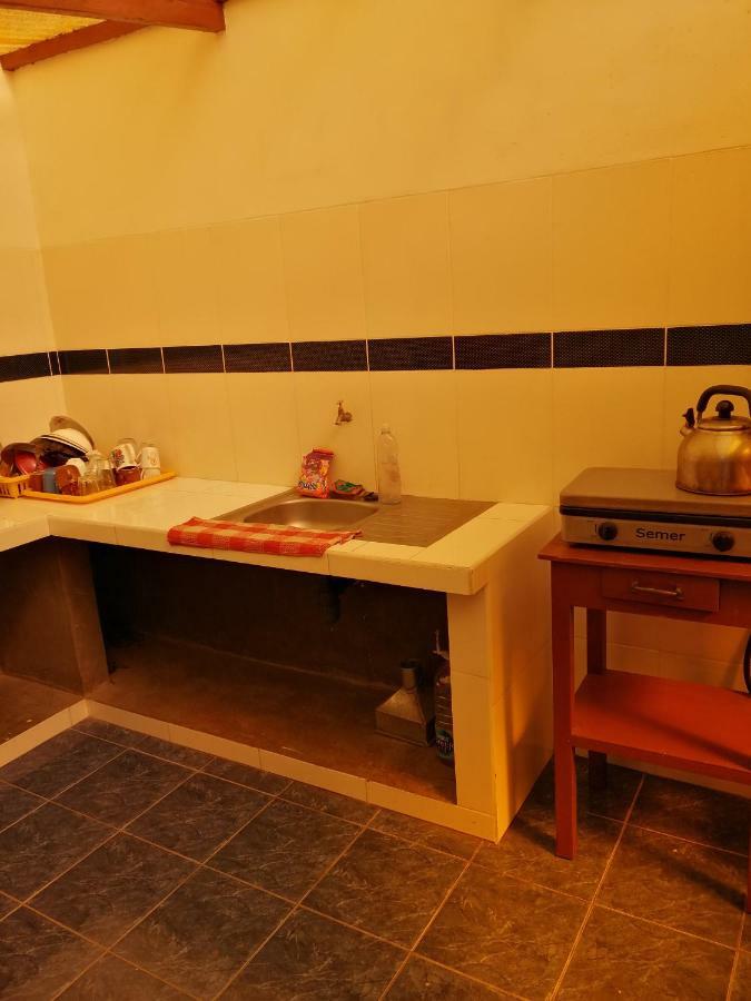 Olas Del Titicaca Backpackers Hostel コパカバーナ エクステリア 写真